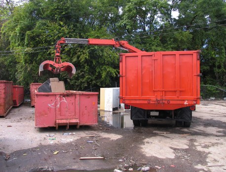 Lockable skip ensuring waste security